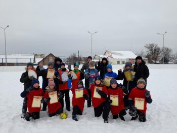 “Новогодний турнир” по футболу на снегу в валенках