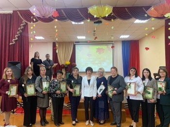 День учителя и День дошкольного работника!
